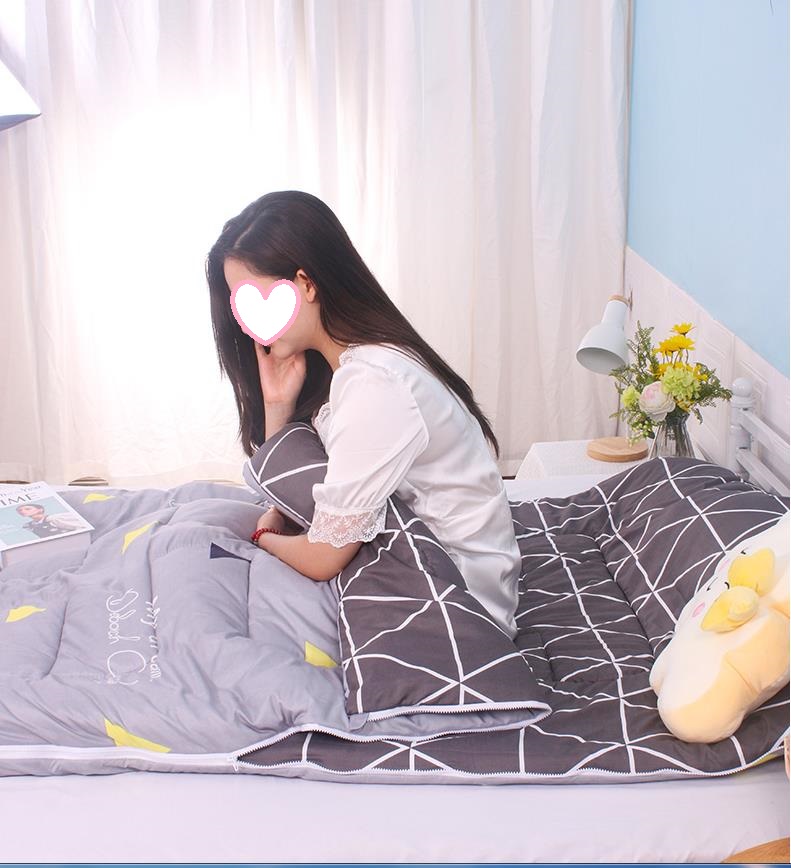 寝袋 シュラフ封筒型 軽量 保温 スリーピングバッグ アウトドア 車中泊 避難用 登山 丸洗い可能 収納パック付き 防災用 キャンプ コンパクト 春夏秋冬 