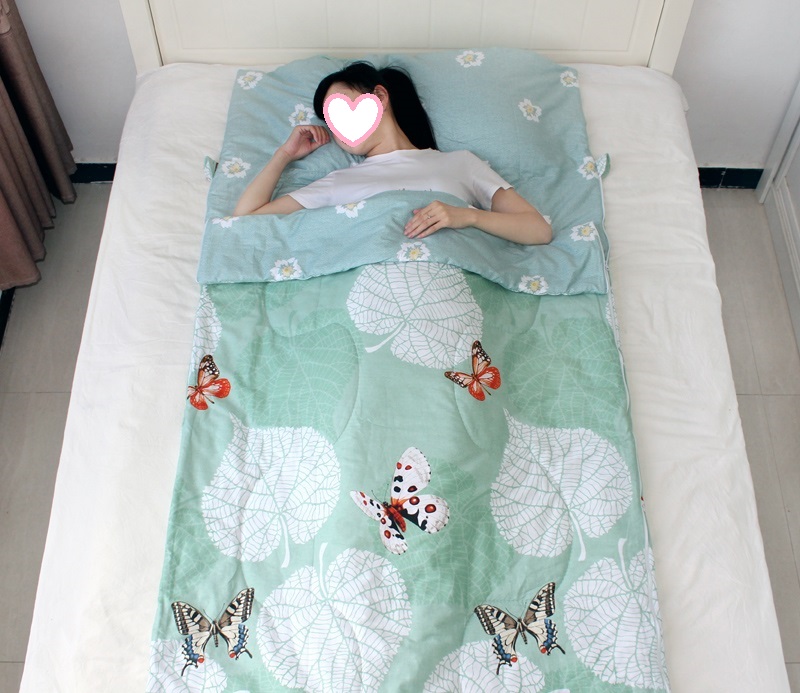 寝袋 シュラフ封筒型 軽量 保温 スリーピングバッグ アウトドア 収納パック付き 避難用 丸洗い可能 キャンプ 登山 防災用 車中泊 春夏秋冬 コンパクト 