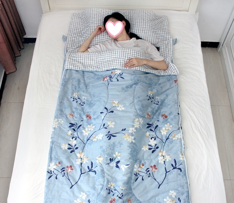 寝袋 シュラフ封筒型 軽量 保温 スリーピングバッグ アウトドア 収納パック付き 避難用 丸洗い可能 キャンプ 登山 防災用 車中泊 春夏秋冬 コンパクト 