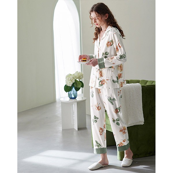 パジャマ レディース 春秋 きれいめ 長袖 上下セット ルームウェア 寝巻き 部屋着 大人 ポケット付き 前開き 花柄 ゆったり プレゼント 可愛い 