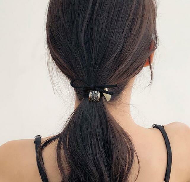 ヘアゴム 2色セットラインストーンリング2連結びヘアゴム 新発売セール  