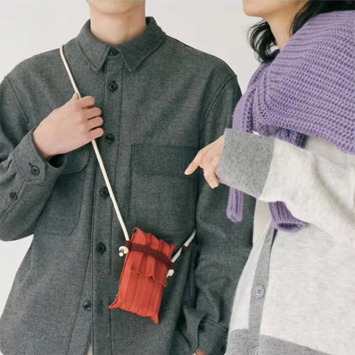 スマホポーチ 全機種対応 プツバッグ 斜めがけ マルチポシェット 縦型 ミニ 軽 小さめ プツ スリム ニット 肩掛け サコッシュバッグ ショルダーバッグ 