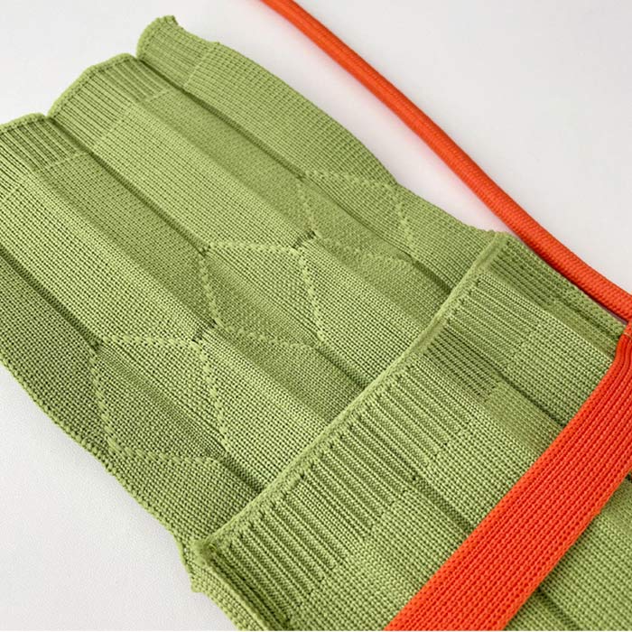 スマホポーチ 全機種対応 プツバッグ 斜めがけ マルチポシェット 縦型 ミニ 軽 小さめ プツ スリム ニット 肩掛け サコッシュバッグ ショルダーバッグ 