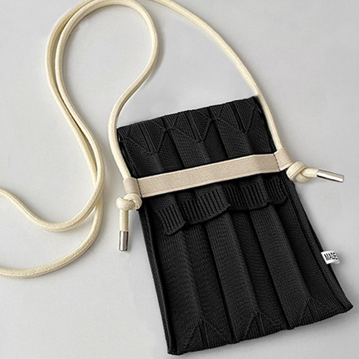 スマホポーチ 全機種対応 プツバッグ 斜めがけ マルチポシェット 縦型 ミニ 軽 小さめ プツ スリム ニット 肩掛け サコッシュバッグ ショルダーバッグ 