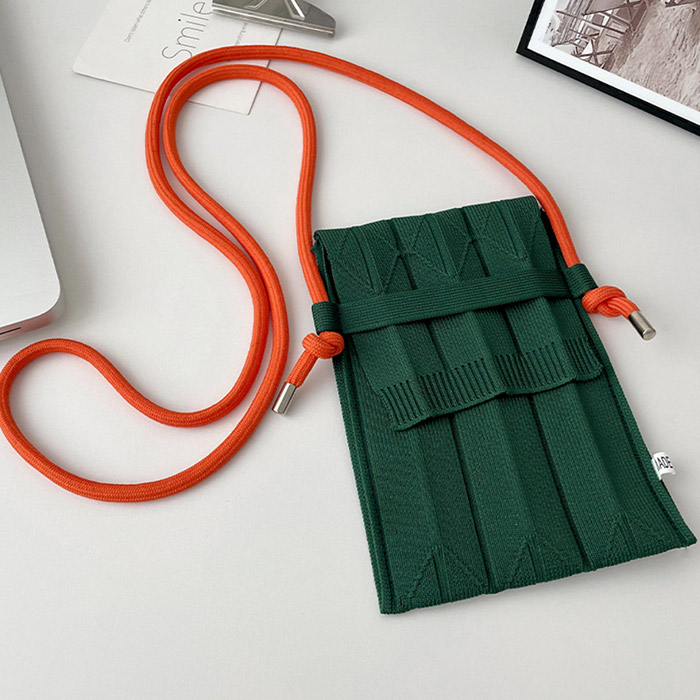 スマホポーチ 全機種対応 プツバッグ 斜めがけ マルチポシェット 縦型 ミニ 軽 小さめ プツ スリム ニット 肩掛け サコッシュバッグ ショルダーバッグ 