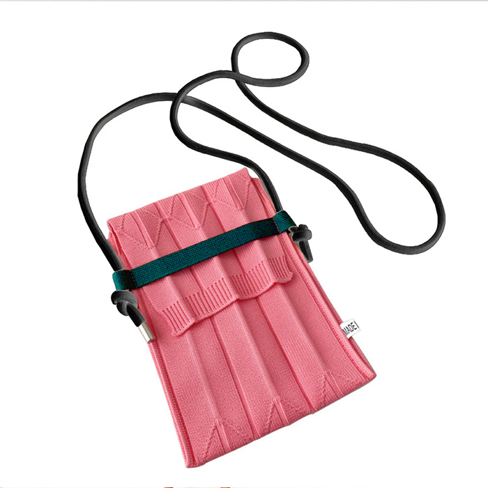 スマホポーチ 全機種対応 プツバッグ 斜めがけ マルチポシェット 縦型 ミニ 軽 小さめ プツ スリム ニット 肩掛け サコッシュバッグ ショルダーバッグ 