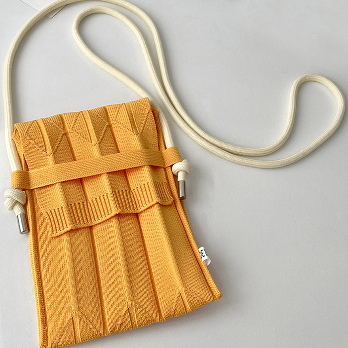 スマホポーチ 全機種対応 プツバッグ 斜めがけ マルチポシェット 縦型 ミニ 軽 小さめ プツ スリム ニット 肩掛け サコッシュバッグ ショルダーバッグ 