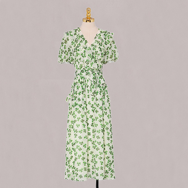 ドレスキャバ。花柄。上品でエレな半袖ドレスです。デザインポイントはキュートなパフスブです。  