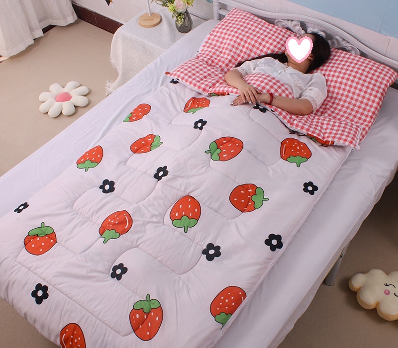 寝袋 シュラフ封筒型 軽量 保温 スリーピングバッグ アウトドア 春夏秋冬 キャンプ 収納パック付き コンパクト 丸洗い可能 避難用 防災用 車中泊 登山 