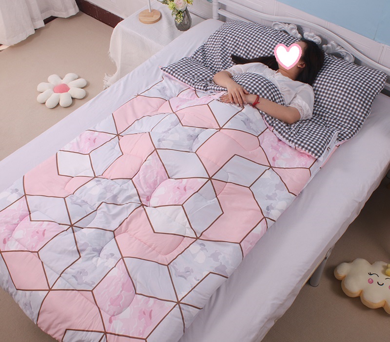 寝袋 シュラフ封筒型 軽量 保温 スリーピングバッグ アウトドア 春夏秋冬 キャンプ 収納パック付き コンパクト 丸洗い可能 避難用 防災用 車中泊 登山 