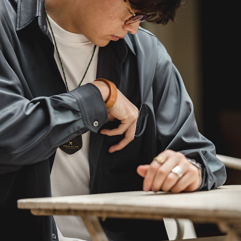 カジュアルシャツ サテン ツヤ メンズ 長袖 シャツ トップス 羽織り メンズファッション シルク 無地 リラックススタイル ひんやり 
