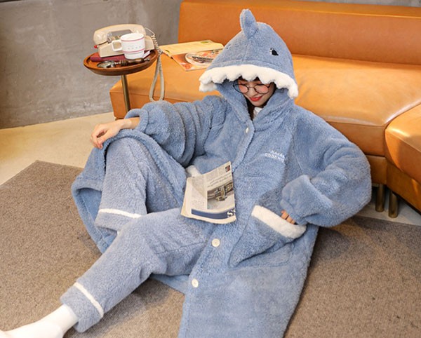 もこもこパジャマ ナイトガウン レディース サメ柄 冬 かわいい 長袖 前開き フード付き プレゼント ルームウェア おうち時間 部屋着 