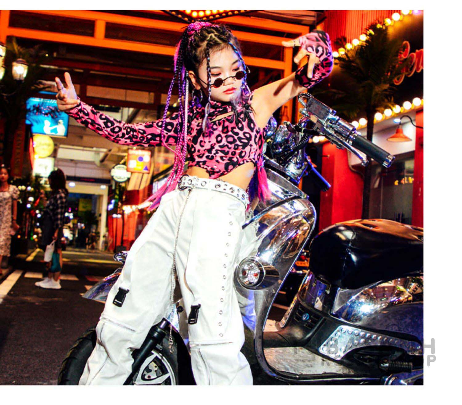 ダンス衣装 キッズ ヒップホップ ガール 白 ピンク 練習着 ジャズ へそ出し 演奏会 応援団 豹柄 ショーツ 韓国 HIPHOP 