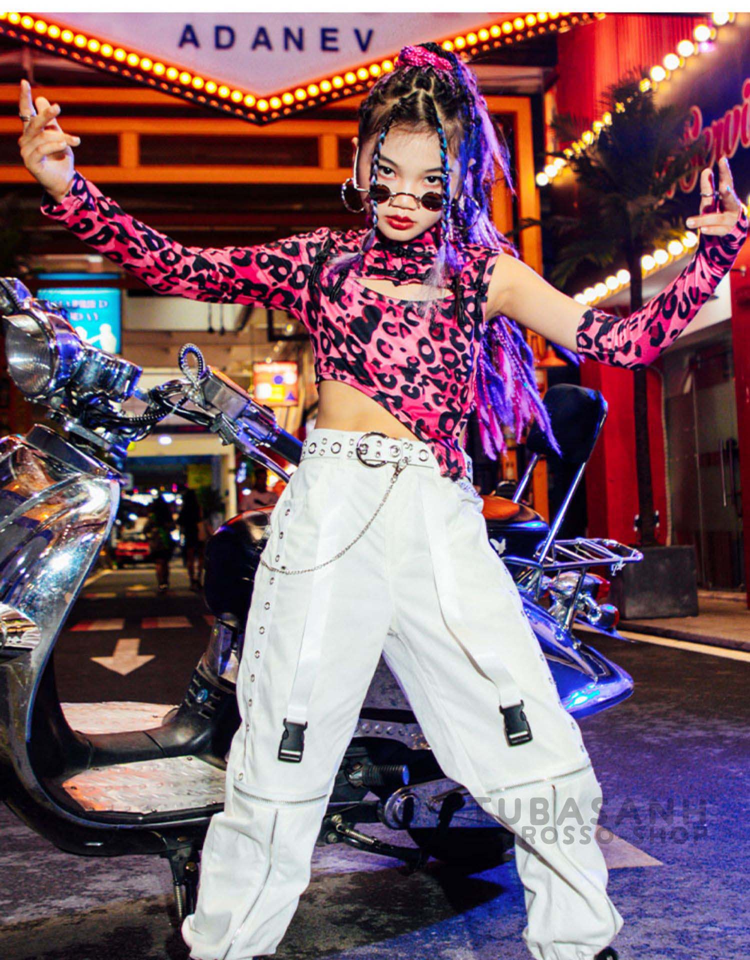 ダンス衣装 キッズ ヒップホップ ガール 白 ピンク 練習着 ジャズ へそ出し 演奏会 応援団 豹柄 ショーツ 韓国 HIPHOP 
