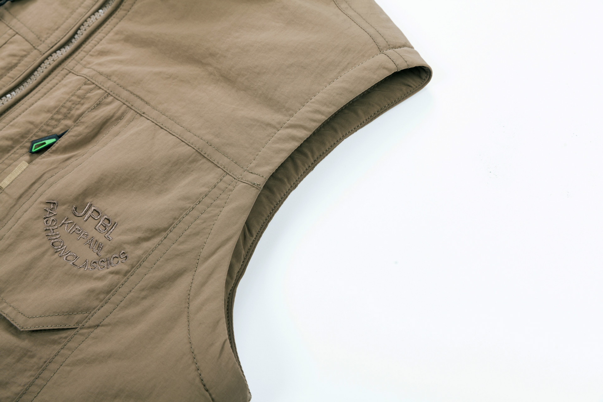 冬 新品 中綿ベスト メンズ ベスト ジャケット 無地 冬 中綿 秋冬 ベスト オシャレ ファッション 中綿入り アウター 軽量 中綿ベスト メンズ アウター 暖かい 