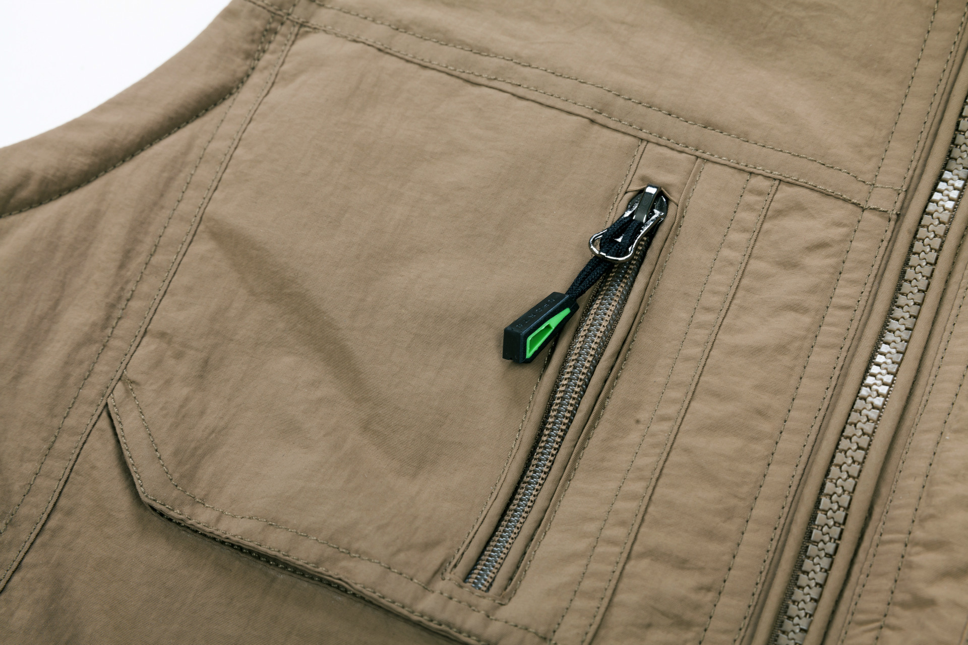 冬 新品 中綿ベスト メンズ ベスト ジャケット 無地 冬 中綿 秋冬 ベスト オシャレ ファッション 中綿入り アウター 軽量 中綿ベスト メンズ アウター 暖かい 