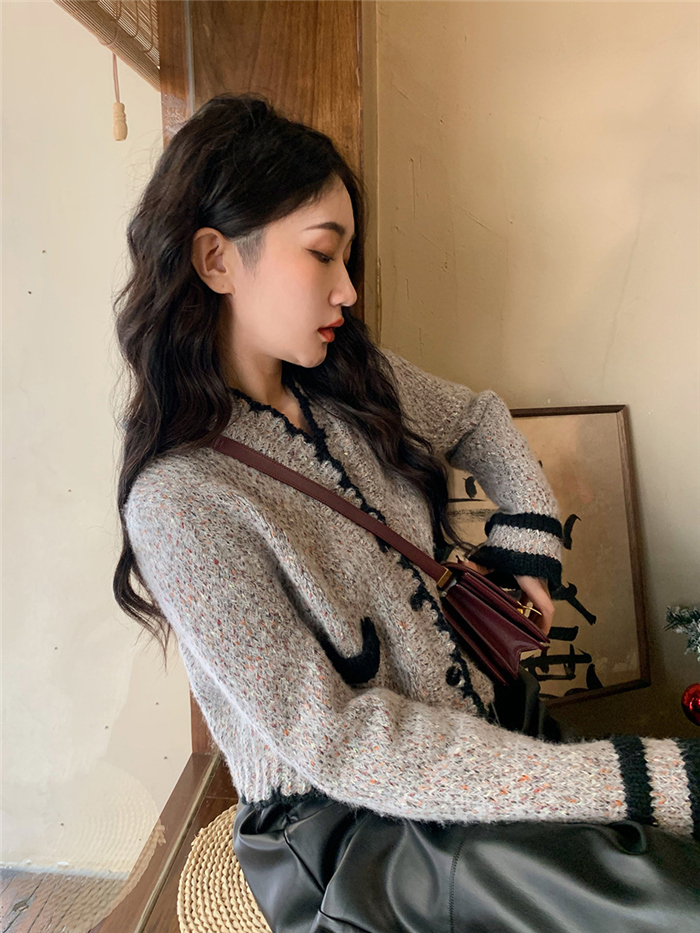 ニットセーターレディース きれいめ 長袖 ニットソー 大人 カジュアル ボタン Vネック おしゃれ セーター 着やせ ニットリブニットトップス前開き 