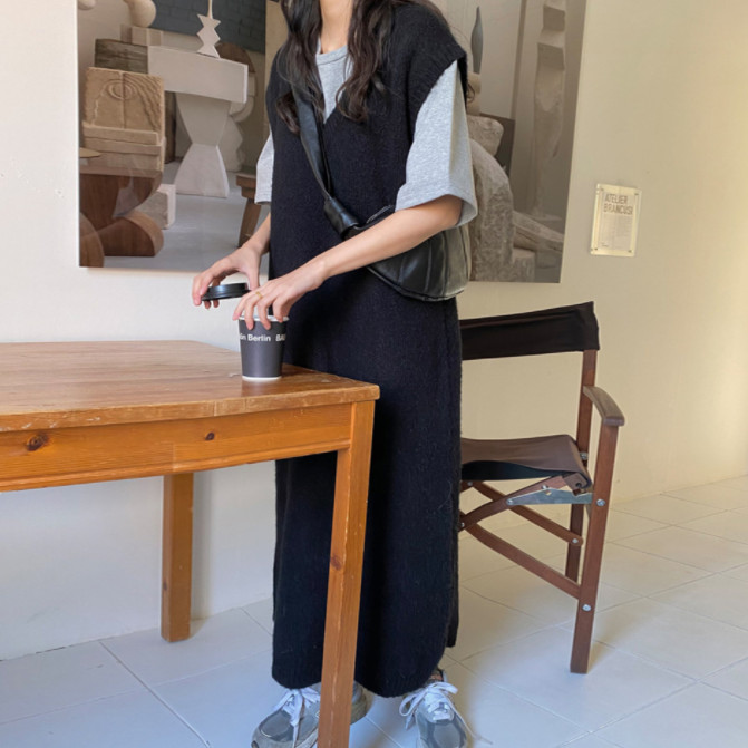 ロングニットベスト レディース ベスト Vネック ニットワンピース 無地 ハンサム 定番 大人 ナチュラル カジュアル ニット 重ね着 シンプル ノースリーブ 