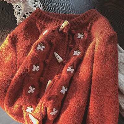 送料無料 ニットカーディガン 厚手 ダッフルボタン レディース カーデ 丸首 コーディガン ボタンカーディガン 厚手ニット レトロ 花柄 ショートカーディガン 
