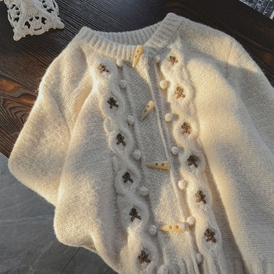送料無料 ニットカーディガン 厚手 ダッフルボタン レディース カーデ 丸首 コーディガン ボタンカーディガン 厚手ニット レトロ 花柄 ショートカーディガン 