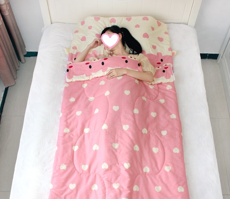 寝袋 シュラフ封筒型 軽量 保温 スリーピングバッグ アウトドア 収納パック付き コンパクト 車中泊 登山 丸洗い可能 春夏秋冬 避難用 キャンプ 防災用 