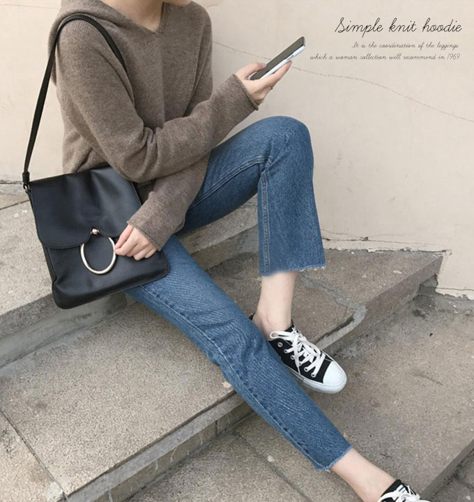 ニットレディース ニット Vネック 薄手 秋 。送料無料 ホワイト フリーサイズ グレー ブルー ベージュ ブラック 