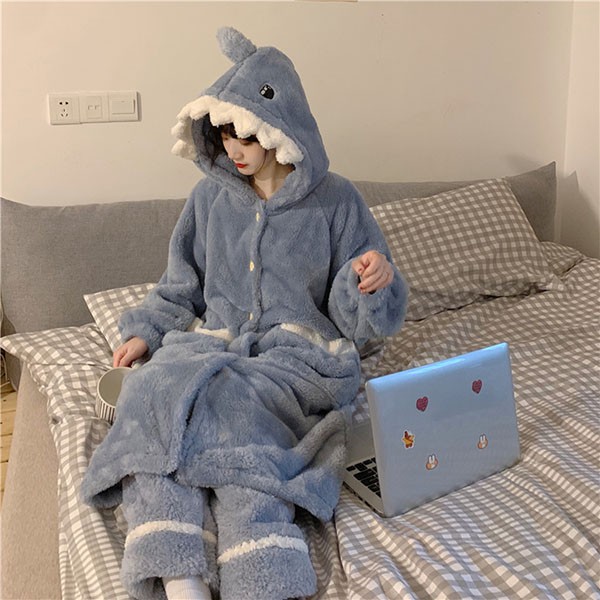 レディース サメ柄 もこもこパジャマ ナイトガウン 冬 かわいい 部屋着 フード付き 結婚祝い ルームウェア 前開き 長袖 プレゼント おうち時間 