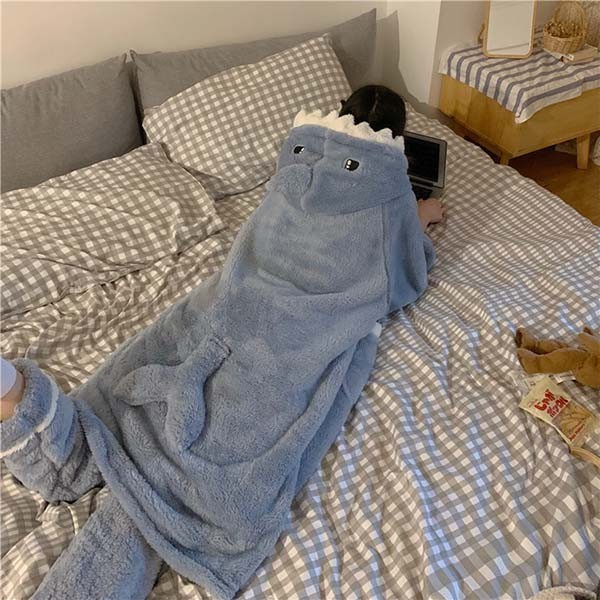 レディース サメ柄 もこもこパジャマ ナイトガウン 冬 かわいい 部屋着 フード付き 結婚祝い ルームウェア 前開き 長袖 プレゼント おうち時間 