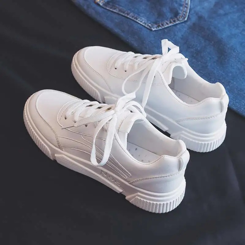 通気 もちがいい スニーカー カジュアル ローカット 通気 厚底 滑り止め 学生 コーデ 着痩せ スポーツ ウォーキング お洒落 春夏 美脚 