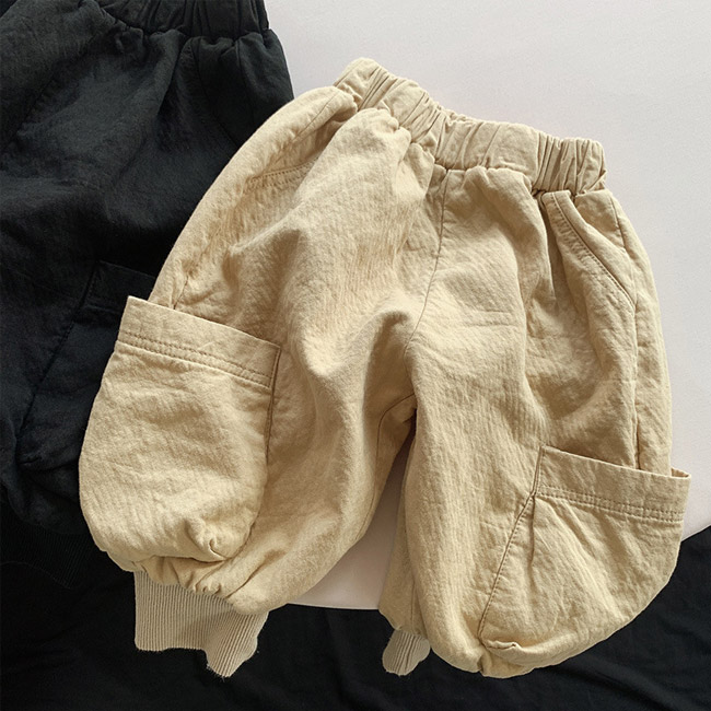 送料無料 長ズボン キッズ ロングパンツ 無地 リブ裾 シンプル 春秋 脚長効果 ゆったり ポケット付き ウエストゴム 動きやすい ストレート 