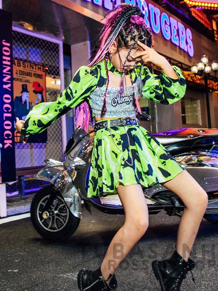 ダンス衣装 キッズ 女の子 迷彩柄 緑 スパンセット ステージ衣装 演奏会 練習着 応援団 ジャズダンス衣装 HIPHOP へそ出し 韓国 