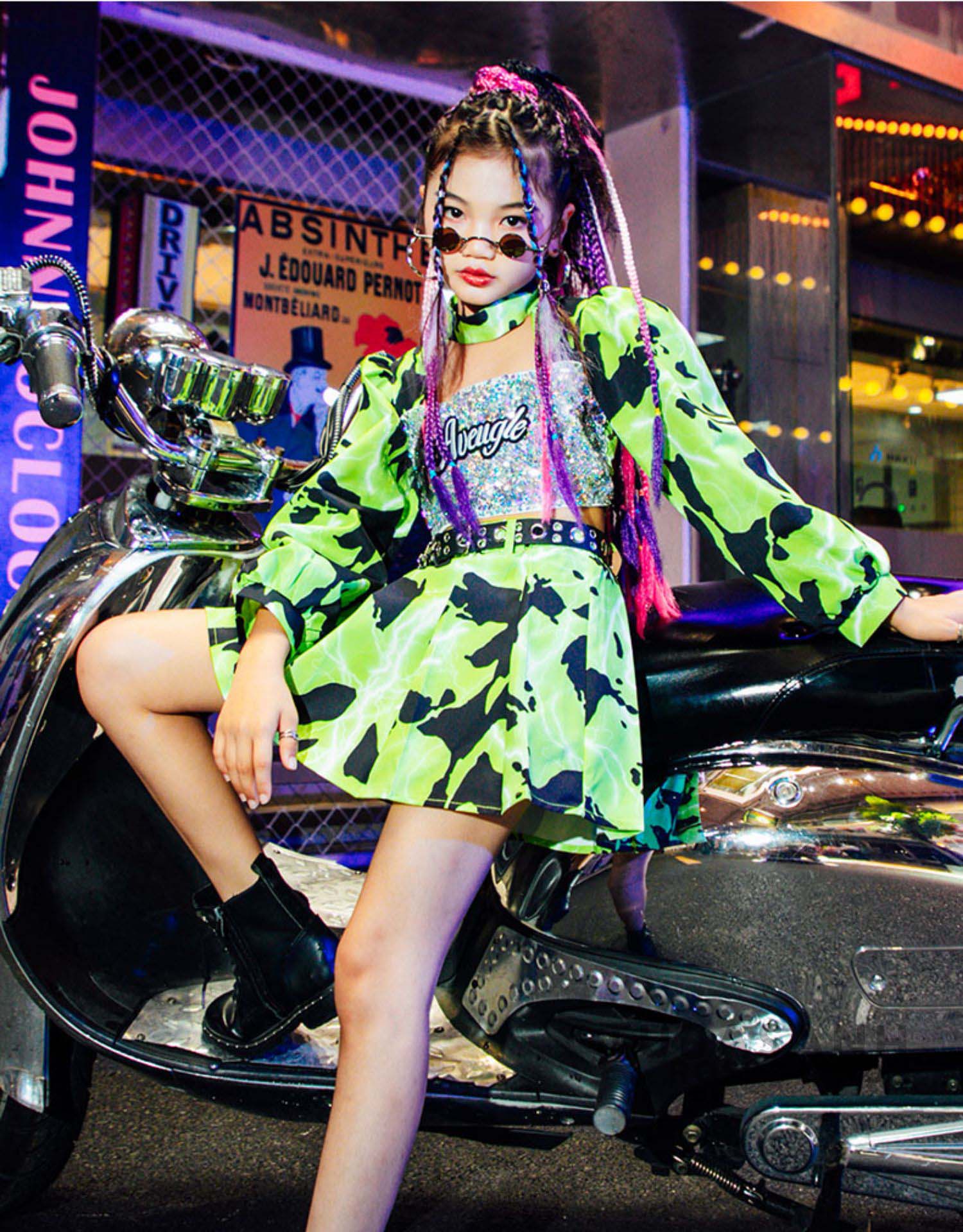 ダンス衣装 キッズ 女の子 迷彩柄 緑 スパンセット ステージ衣装 演奏会 練習着 応援団 ジャズダンス衣装 HIPHOP へそ出し 韓国 