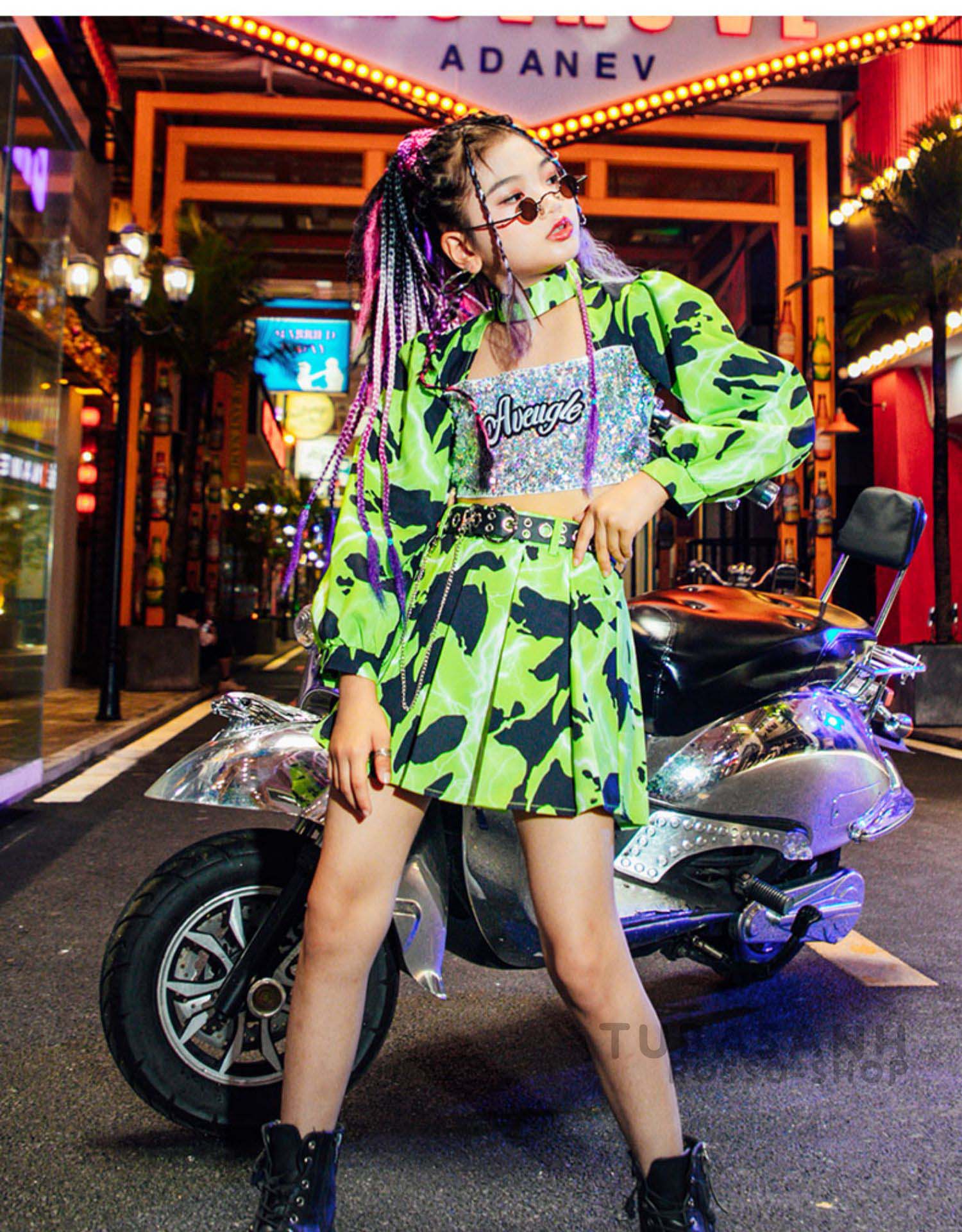 ダンス衣装 キッズ 女の子 迷彩柄 緑 スパンセット ステージ衣装 演奏会 練習着 応援団 ジャズダンス衣装 HIPHOP へそ出し 韓国 