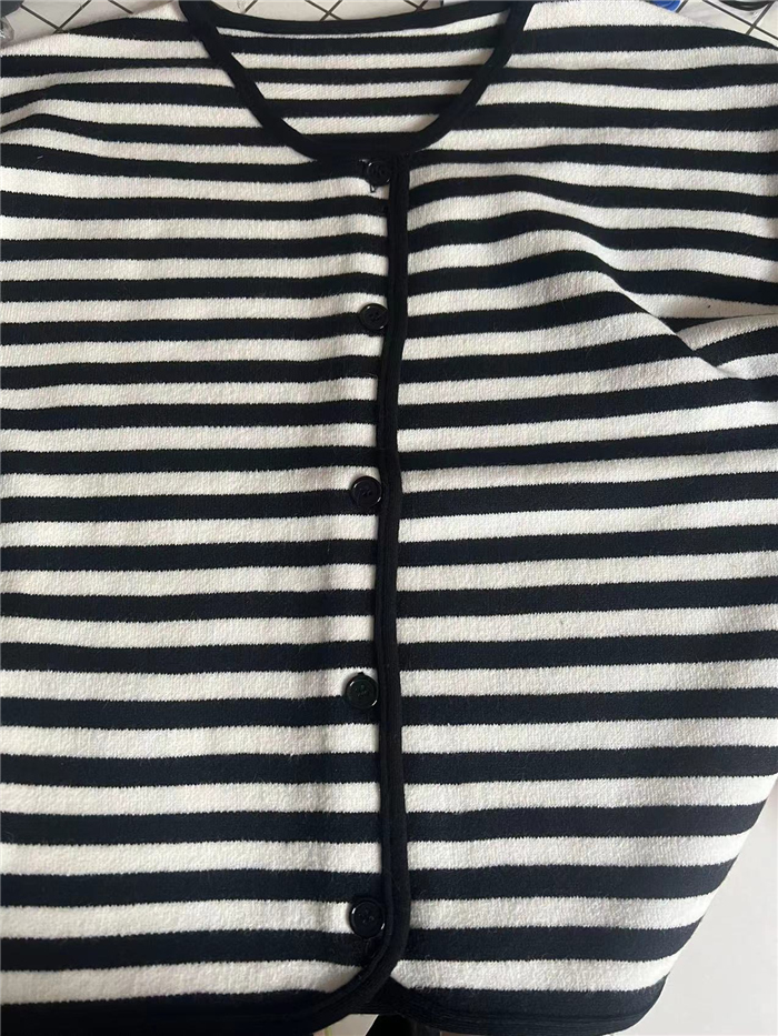 ニットカーディガン リングスナップ レディース 長袖 秋 アウター ボーダー柄 大きいサイズ ショート丈 ゆったり 秋冬 体型カバー ニット可愛い ストライブ 