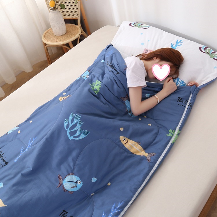 寝袋 シュラフ封筒型 軽量 保温 スリーピングバッグ アウトドア コンパクト 避難用 収納パック付き 車中泊 キャンプ 防災用 丸洗い可能 登山 春夏秋冬 