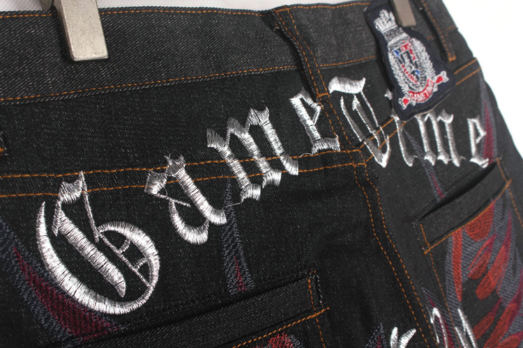 ジーンズ 大きいサイズ メンズ デニム 英文字 刺繍入り ゆったり 太め ルーズストレート カッコイイ ズボン 後ろデザイン 個性 ストリート系 おしゃれ 