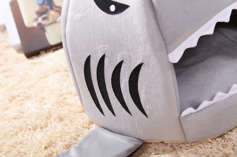 ペットハウス サメ型 サメハウス ドーム型 犬ハウス 猫ハウス ふわふわ 保温 防寒 ベッド マット わんちゃん おしゃれ あったか ねこちゃん 鮫ハウス クッション