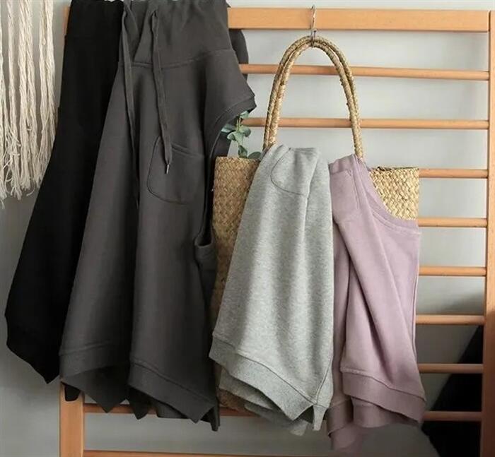 部分短納期！レディース ノースリーブ フード付き ベスト プルオーバー ポケット付き カジュアル ゆったり レイヤード お洒落 重ね着 トップス 薄手 