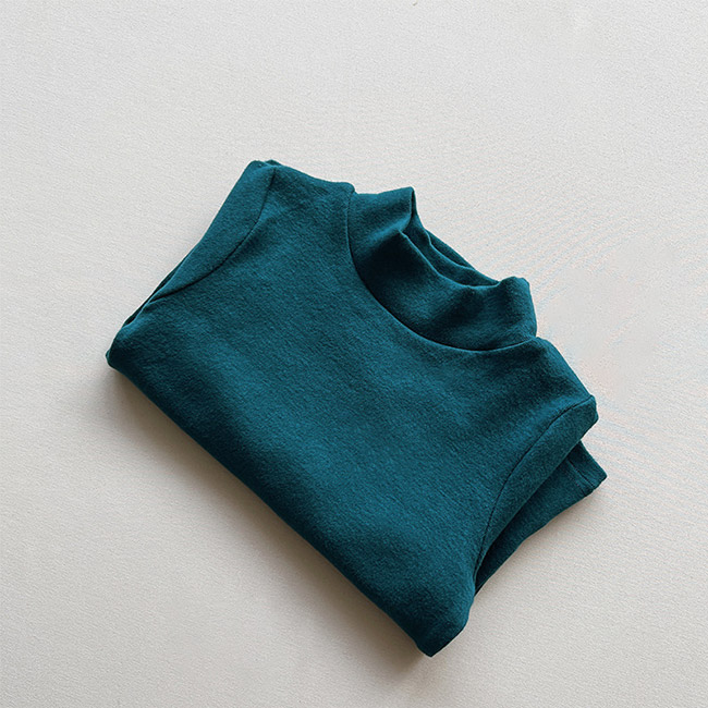 送料無料 長袖シャツ キッズ インナー 無地 ハーフハイネック 肌着 軽量 保温 防寒 ストレッチ 秋冬 暖かい シンプル 柔らかい 子供 