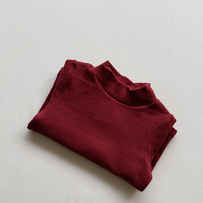 送料無料 長袖シャツ キッズ インナー 無地 ハーフハイネック 肌着 軽量 保温 防寒 ストレッチ 秋冬 暖かい シンプル 柔らかい 子供 