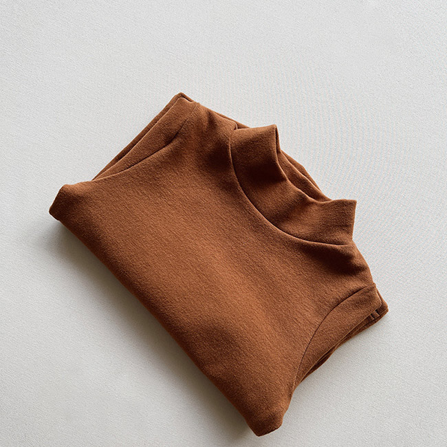 送料無料 長袖シャツ キッズ インナー 無地 ハーフハイネック 肌着 軽量 保温 防寒 ストレッチ 秋冬 暖かい シンプル 柔らかい 子供 