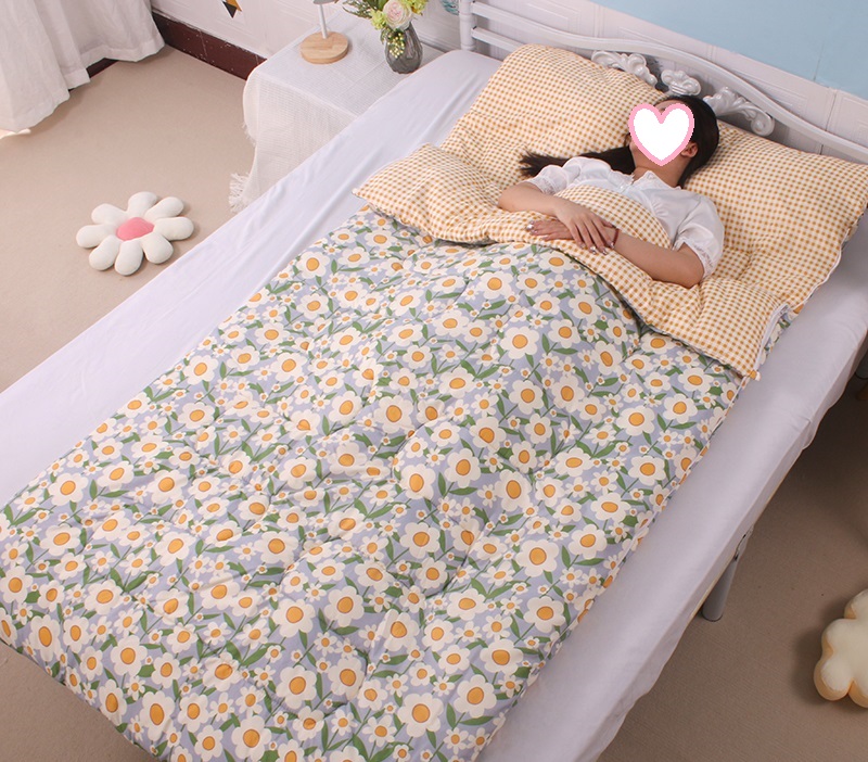 寝袋 シュラフ封筒型 軽量 保温 スリーピングバッグ アウトドア 丸洗い可能 キャンプ コンパクト 車中泊 収納パック付き 防災用 春夏秋冬 登山 避難用 