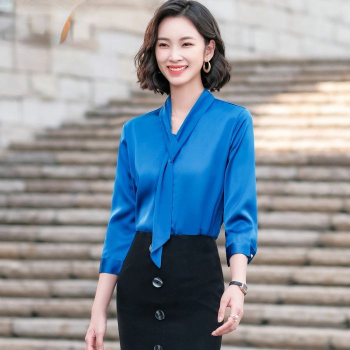 レディース シャツ 爽やかな色合い 3色選び トップス Vネック カジュアル風 オシャレ きれいめ ブラウス 着痩 春夏 