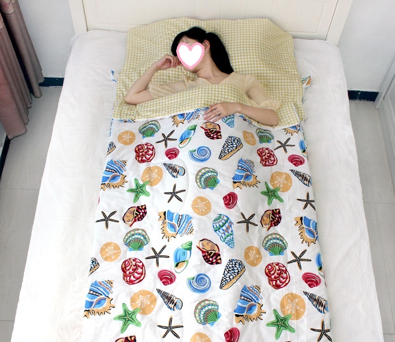 寝袋 シュラフ封筒型 軽量 保温 スリーピングバッグ アウトドア キャンプ コンパクト 車中泊 避難用 収納パック付き 丸洗い可能 防災用 登山 春夏秋冬 