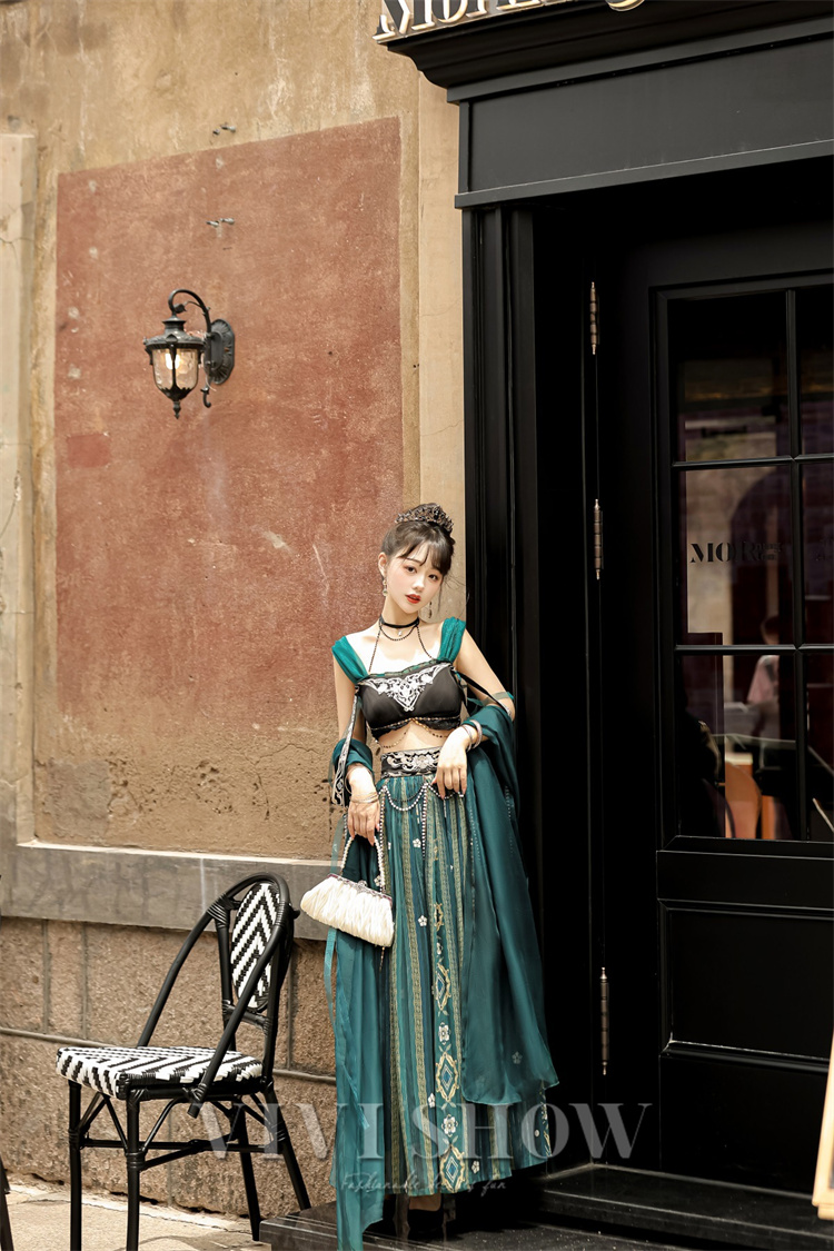 レディース ワンピース ワンピ 肩だし ロング丈 コスチューム風 おしゃれ 個性的 かわいい イベント オリエンタル パーティー エスニック 