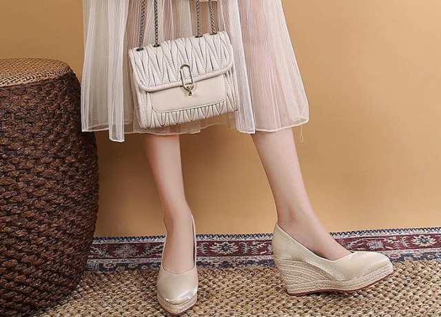 ウェッジヒール パンプス 厚底 パンプス ハイヒール レディース 脚長 8CMヒール 疲れにくい 軽量 美脚 靴 キラキラ 