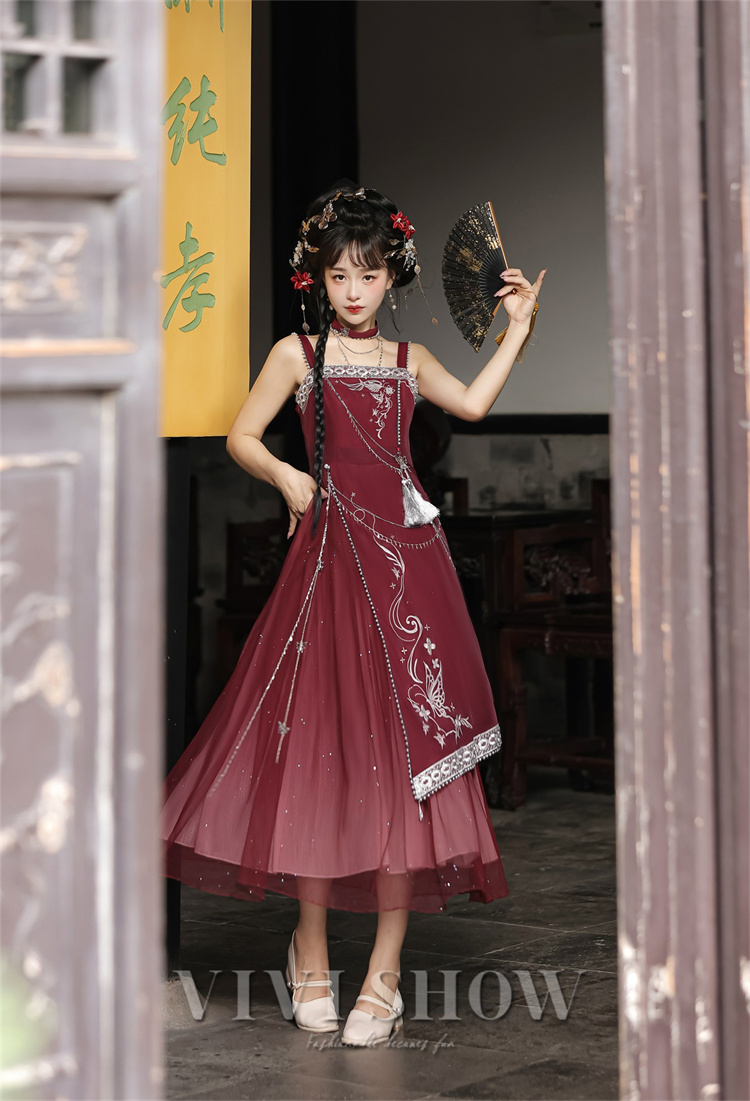 レディース ワンピース ワンピ 肩だし コスチューム風 ロング丈 イベント パーティー おしゃれ 蝶々 艶やか かわいい 個性的 かっこいい 