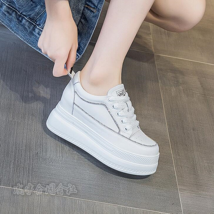 ランニングレディース 厚底スニーカー 美脚 軽量 歩きやすい ローカットスニーカー 通学靴 黒 厚底靴 可愛い 8CM 白 身長UP カジュアル 通勤 