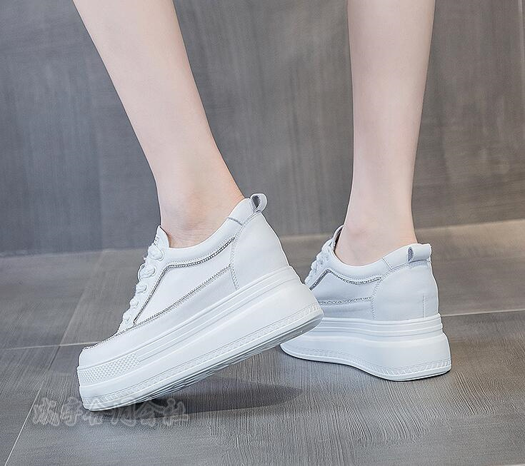 ランニングレディース 厚底スニーカー 美脚 軽量 歩きやすい ローカットスニーカー 通学靴 黒 厚底靴 可愛い 8CM 白 身長UP カジュアル 通勤 