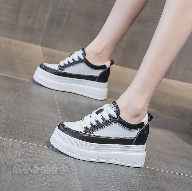 ランニングレディース 厚底スニーカー 美脚 軽量 歩きやすい ローカットスニーカー 通学靴 黒 厚底靴 可愛い 8CM 白 身長UP カジュアル 通勤 